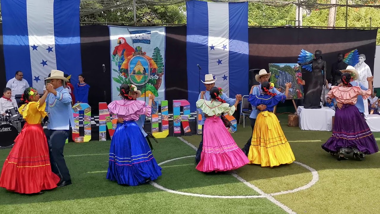 Cuadro de Danzas Folclóricas del Inst. Jesús Aguilar Paz