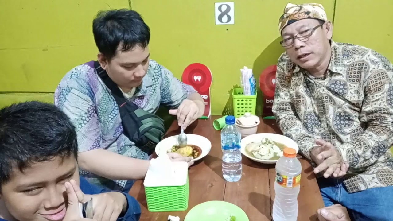 Makan Empek Empek di Cikampek, Enggak Usah Jauh Jauh ke Palembang 