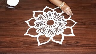 Manabasa Gurubar Special Easy Round Flower Rangoli Designs 🌺 / Simple Freehand Alpona Designs 🌷