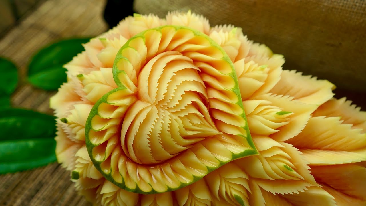 Beautiful heart and basic papaya carvings design | fruit carving | By chef namtarn