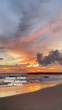 biar terlihat bahagia,sedangkan hati telah terluka.
