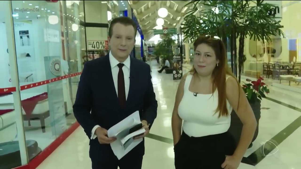 Patrulha do Consumidor: Cliente compra sofá e recebe móvel do tamanho e cor errada