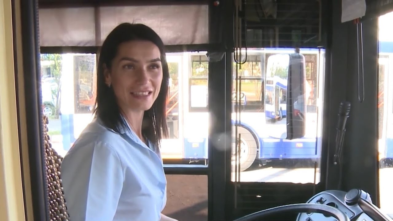 Femeile Moldovei: Oxana Lucrează ca șoferiță de troleibuz în Chișinău