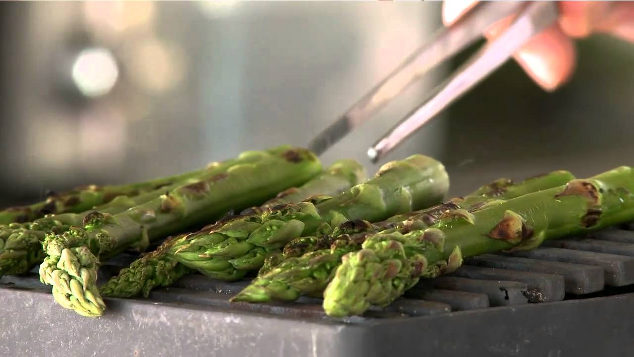 Asparagus and spruce: René Redzepi's signature dish | สรุปข้อมูลsignature menuล่าสุด