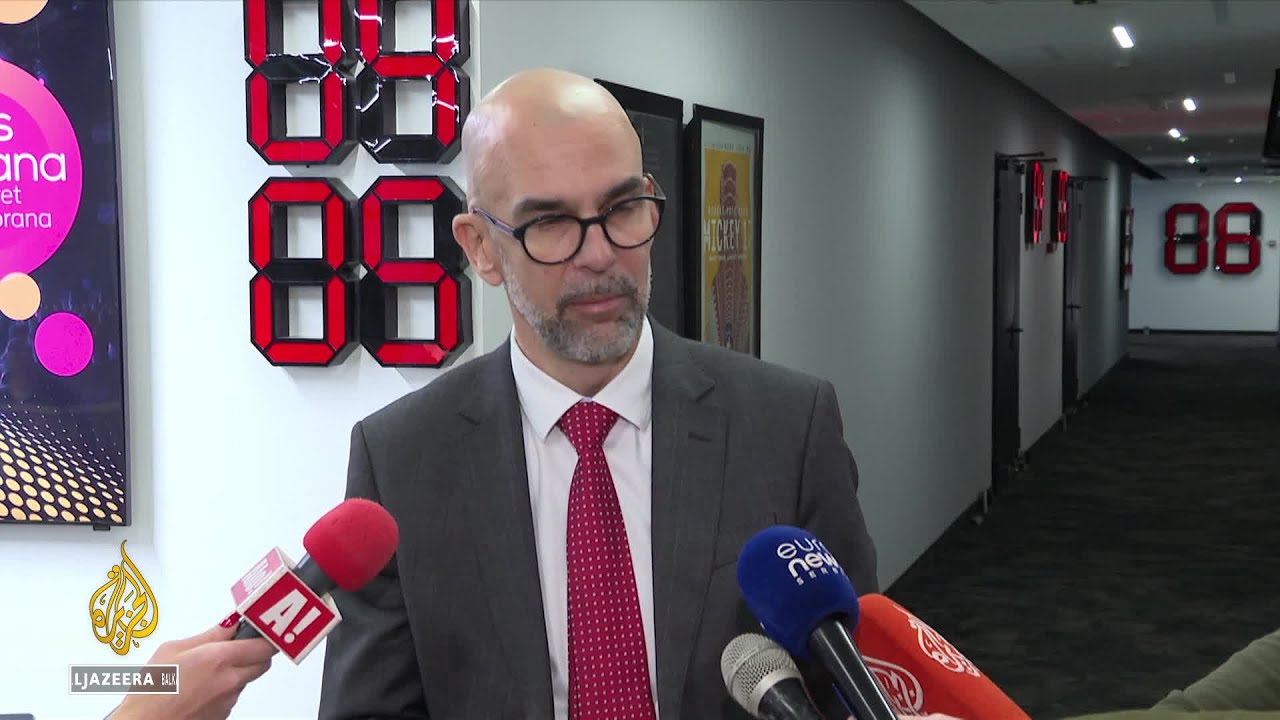 أضرب المحامون في صربيا مطالبين بتلبية مطالب الطلاب