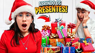 Abrindo os nossos Presentes de Natal - Família Maria Clara e JP