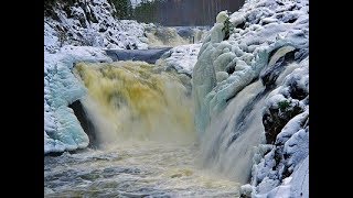 Красивая река Сиема в Варзобском ущелье, Таджикистан / The Siyoma Valley