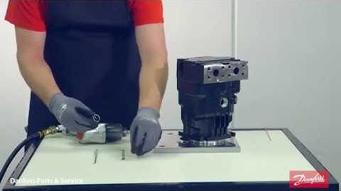 Pro Hydraulics   Danfoss Power Solutions – Series 90 Motor Disassembly - - Hydraulic training video