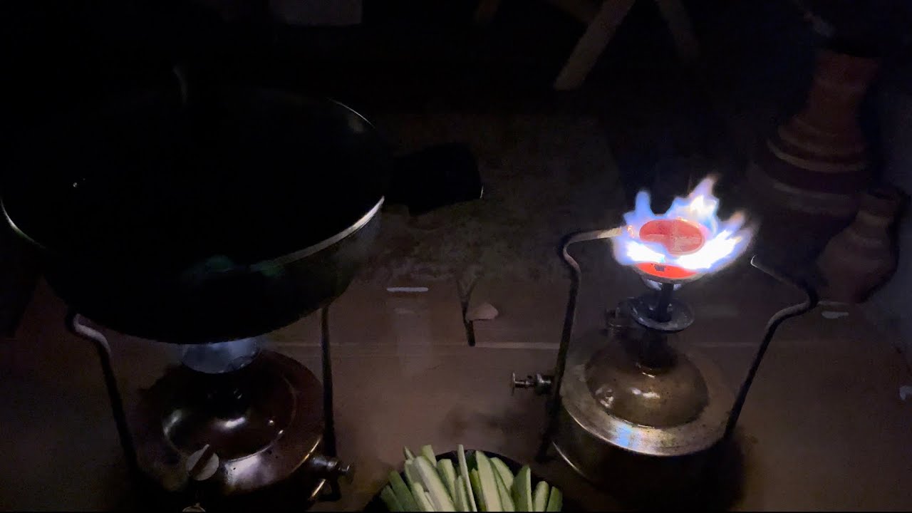 بابور جاز واحلي كوسة وذكريات الطفولة الجميلة، لو عجبك لايك واشتراك babur gaz old stove