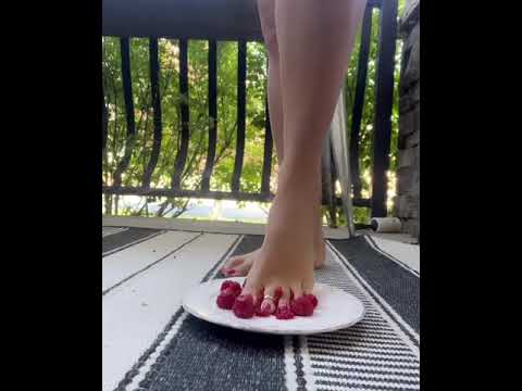 Crush strawberry barefoot