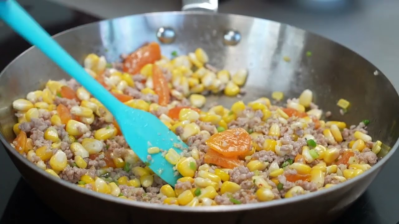 Chả giò bắp trứng muối