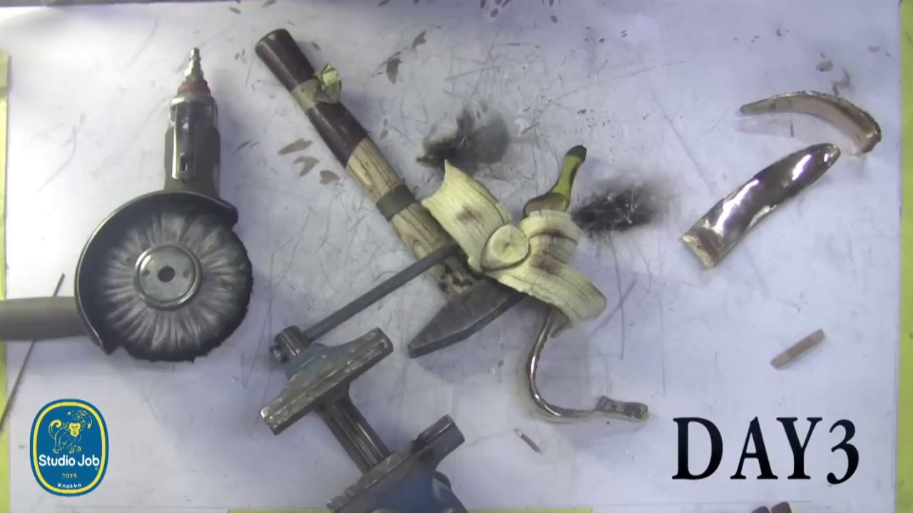 The Making the Banana Lamp by Studio Job