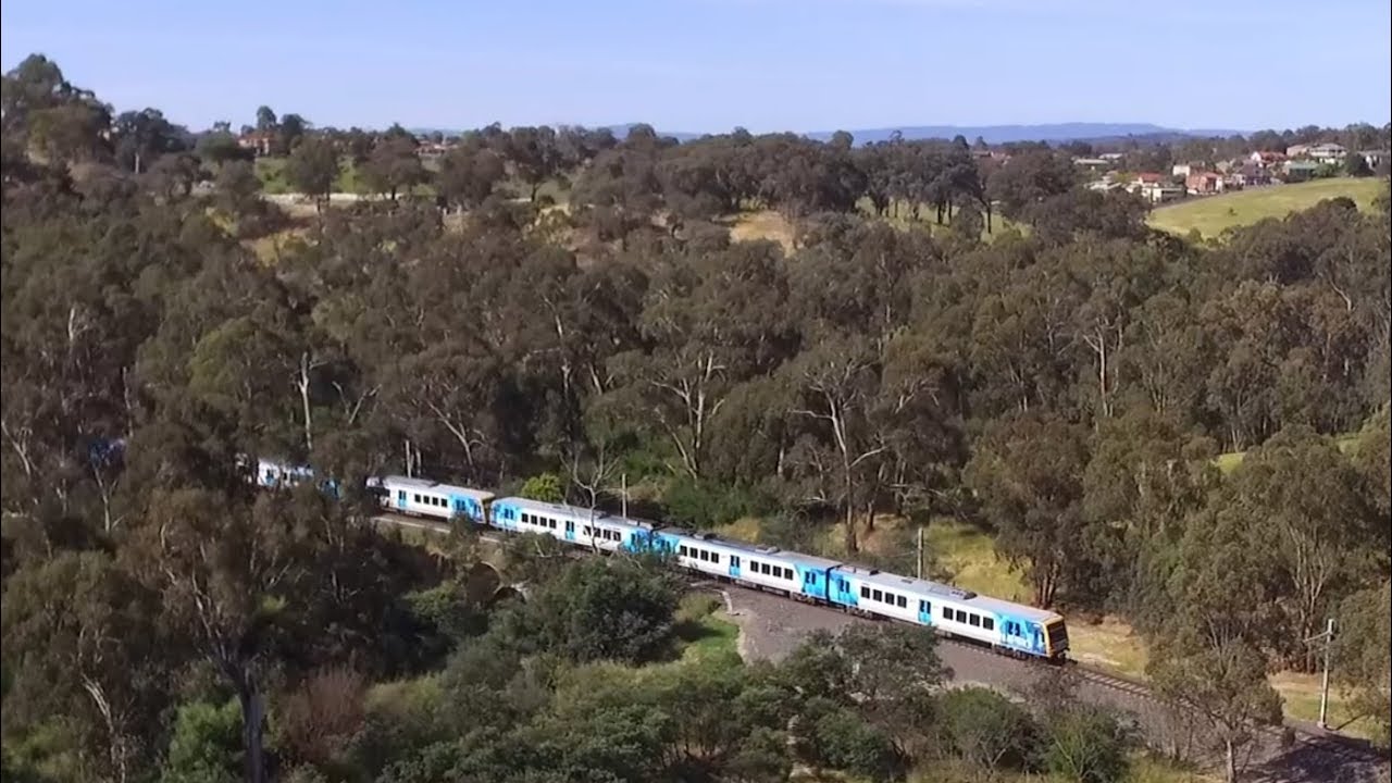 Husbridge Line Above the Hurstbridge Line - Allendale Rd 3/12/16 - YouTube