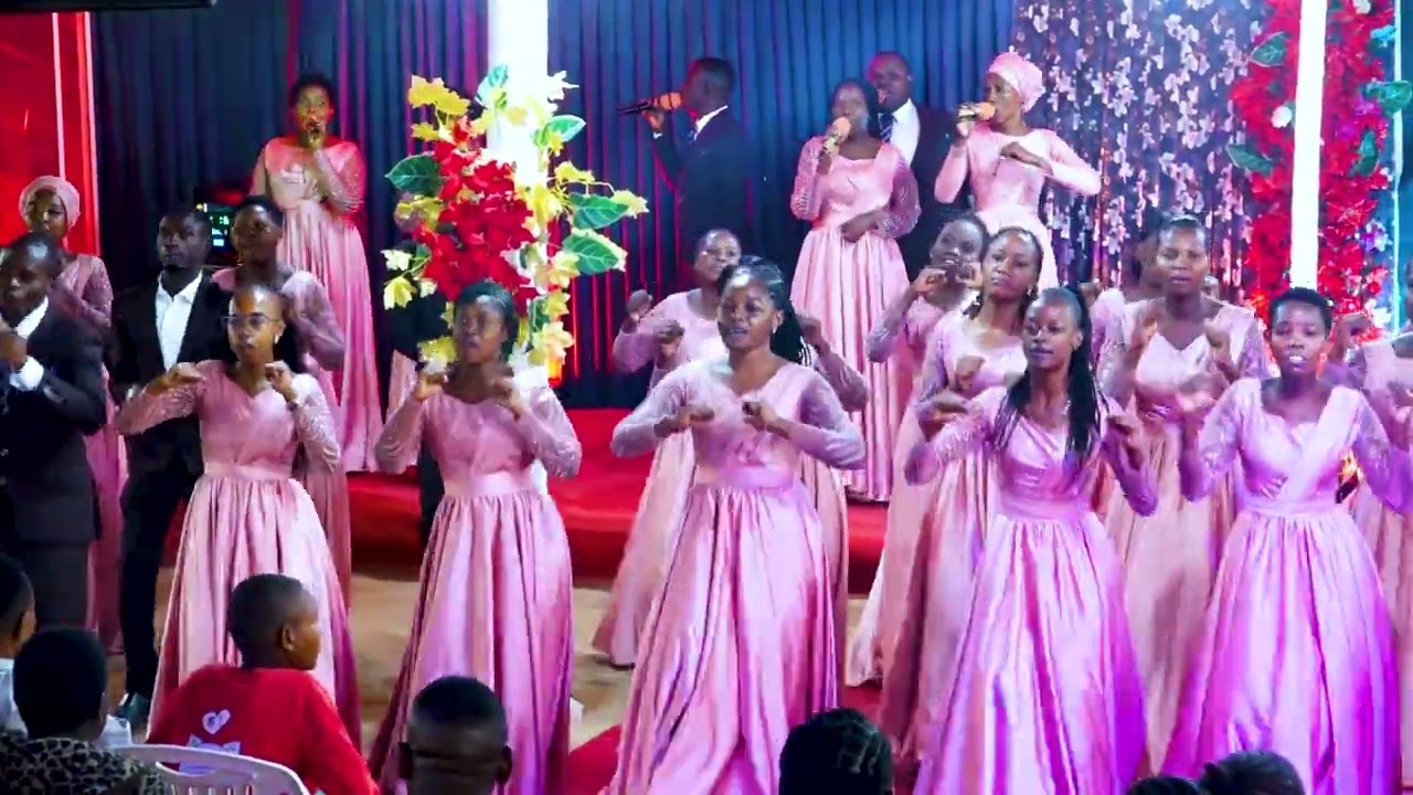 SHALOM VINE WAKIMTUKUZA MUNGU. 