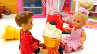 Маленькие Куклы Барби Готовят Игрушечное Мороженое Плей До - Ролевые Игры С Игрушками Для Девочек