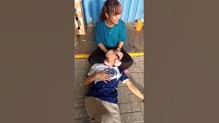 lomba lucu 17 agustus 'lomba nyusu si bayi tua'