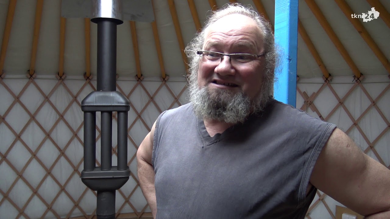 Mieszkają w jurtach w Gustawowie w gminie Fałków