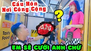 Thanh Niên Manh Động Cầu Hôn Bạn Gái Ngay Nơi Công Cộng - Vê Vê Channel