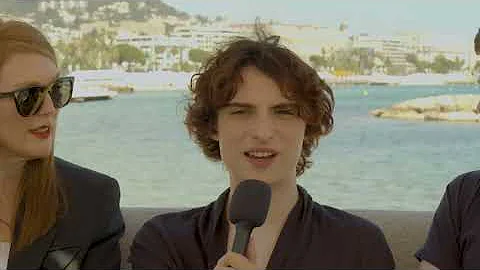 Jesse Eisenberg, Julianne Moore And Finn Wolfhard ...