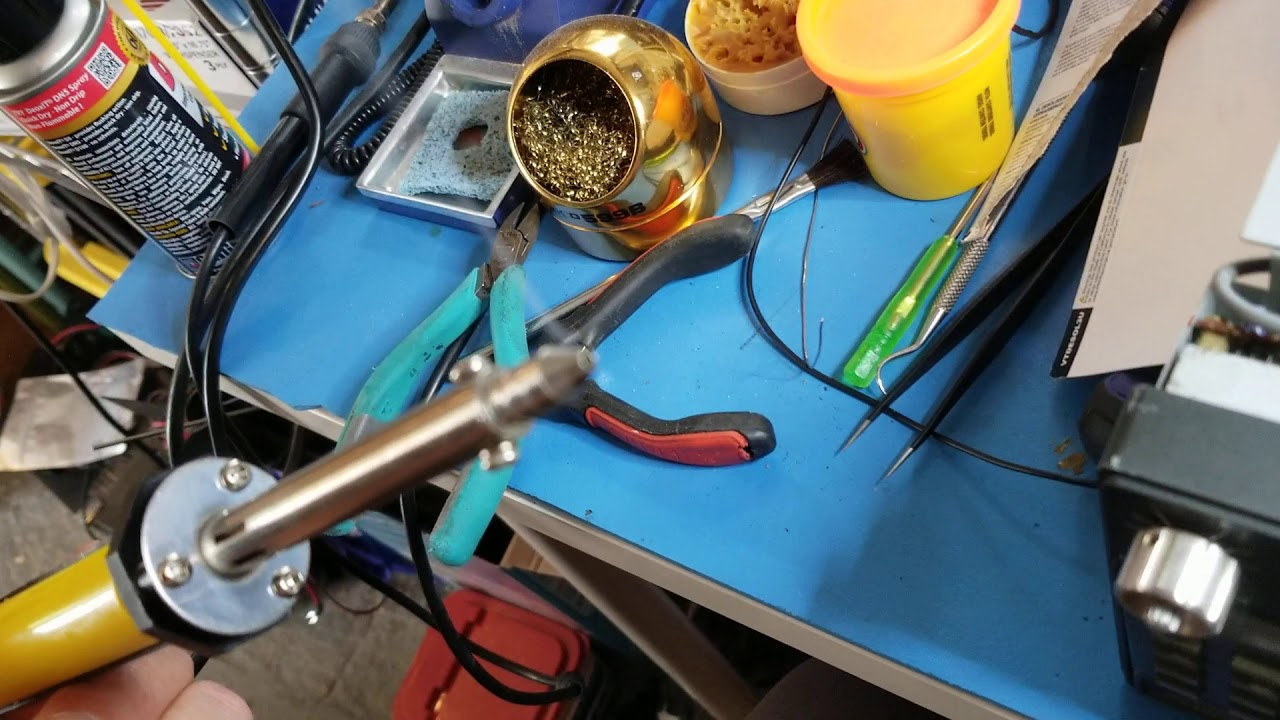 Velleman VTDESOL3U Vacuum Desoldering Pump With Heater 30W (Limited