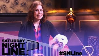 Saturday Night Line: SNL's Vanessa Bayer Gets Fans To Sign Her Cast