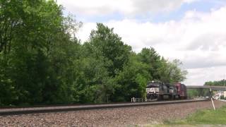 NS 9698 Leads A Stack Train @ Lily, PA w Canon HF11