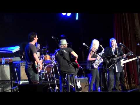 Mindi Abair and David Pack perform You're The Only Woman   YouTube 1080p]