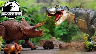 The ferocious Triceratops vs T-Rex!!