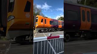 196103 on the 14:34 West Midlands railway service to Hereford with a nice wave from the driver.