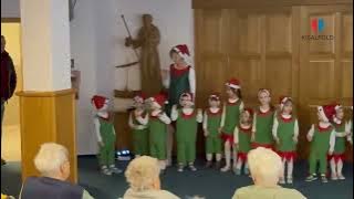 Győri ovisok adtak karácsonyi műsort az időseknek