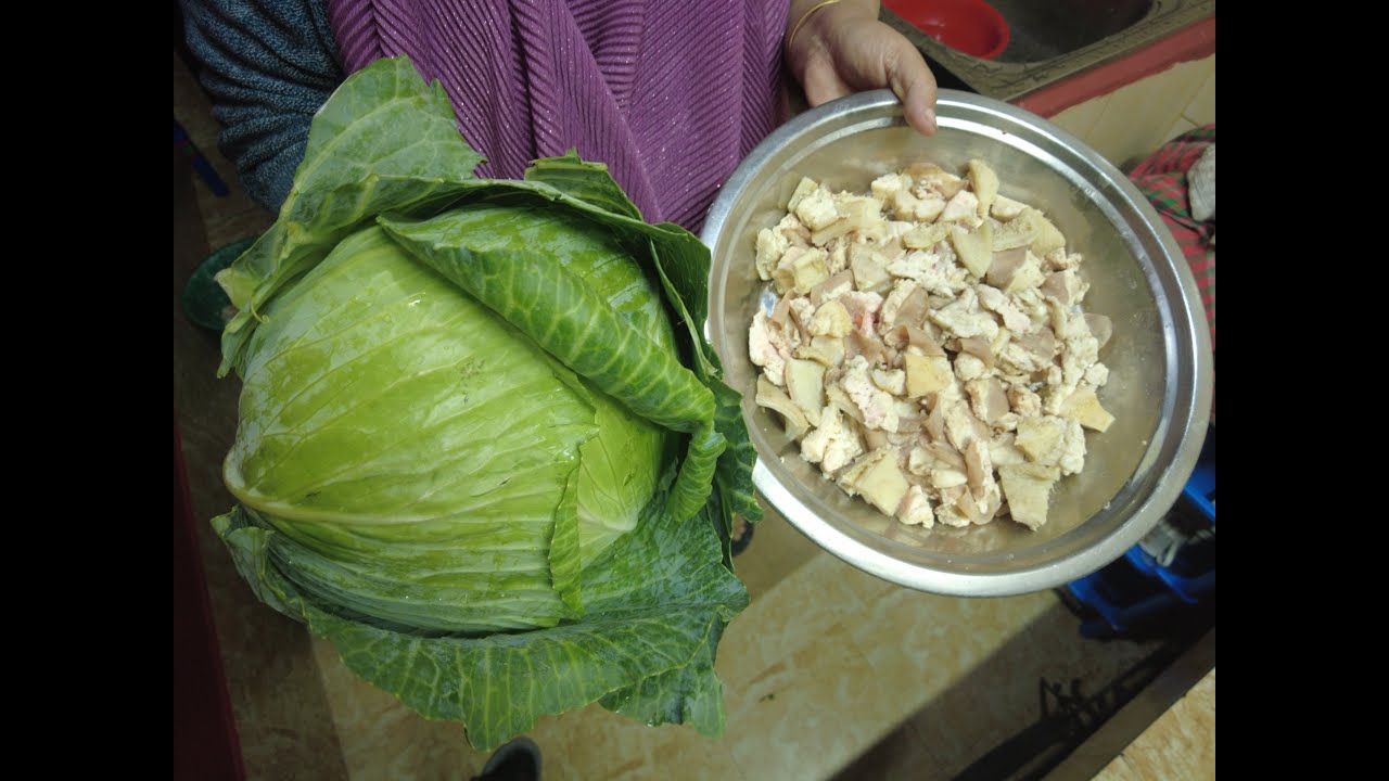 খাশির চর্বি ও ভুরি দিয়ে বাধা কপি রান্না করলাম।