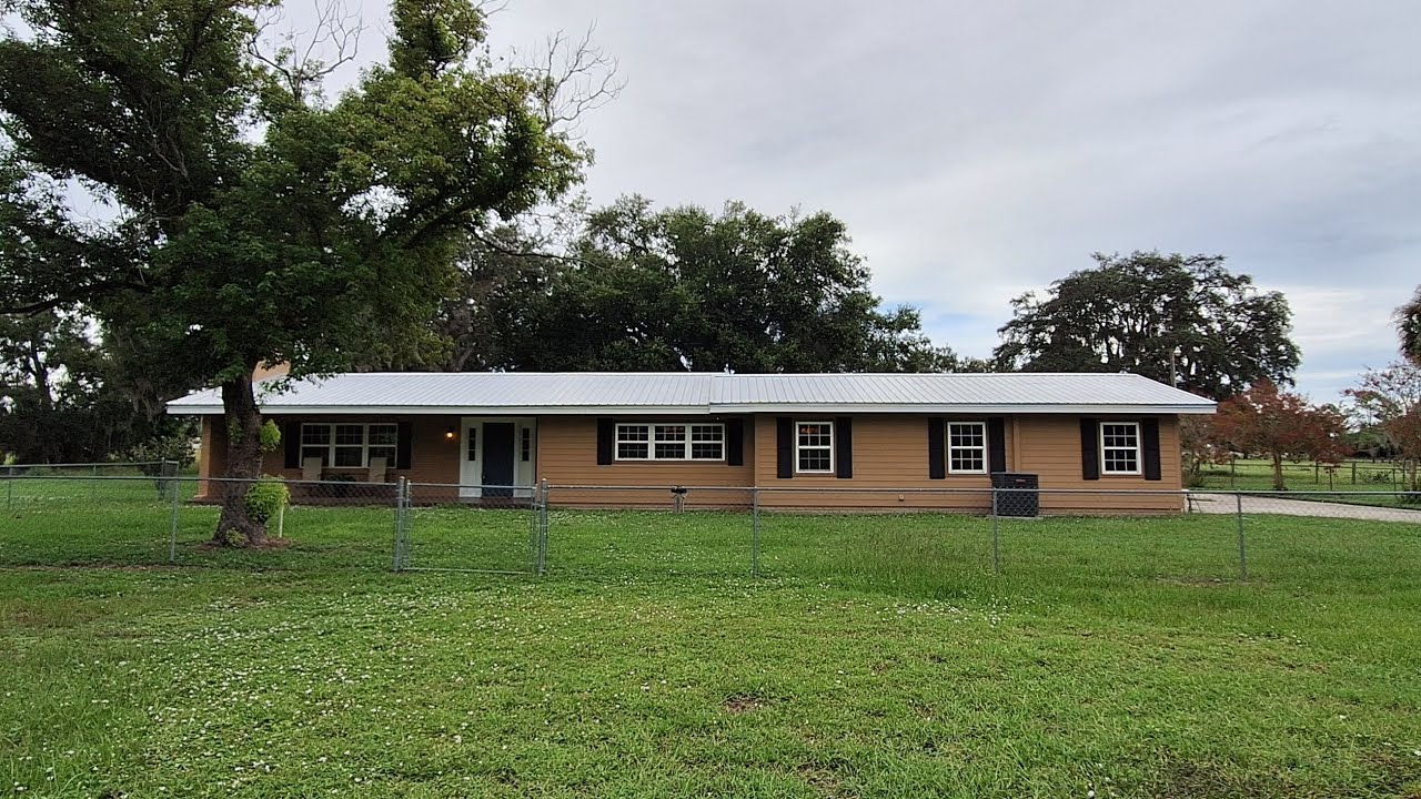 Se Vende Casa de 3 Dormitorios 2 Baños con 4.93 Acres de Terreno en Haines City, Florida 33844