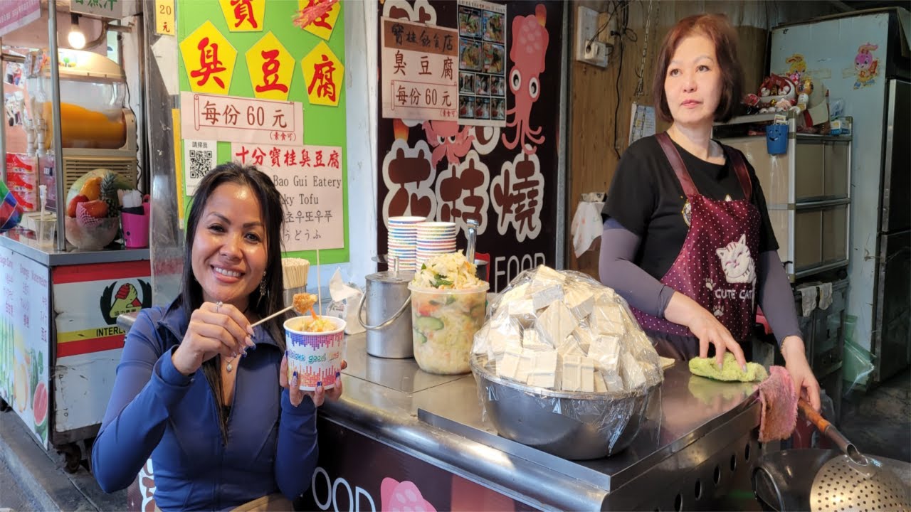 Street Food At Shifen Old Street