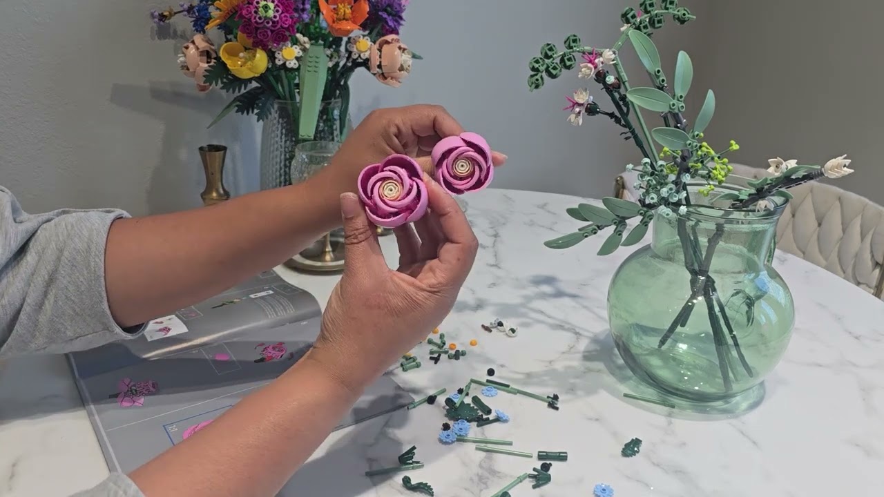 LEGO® Botanical – Ramo de Flores Fantasía en Rosa