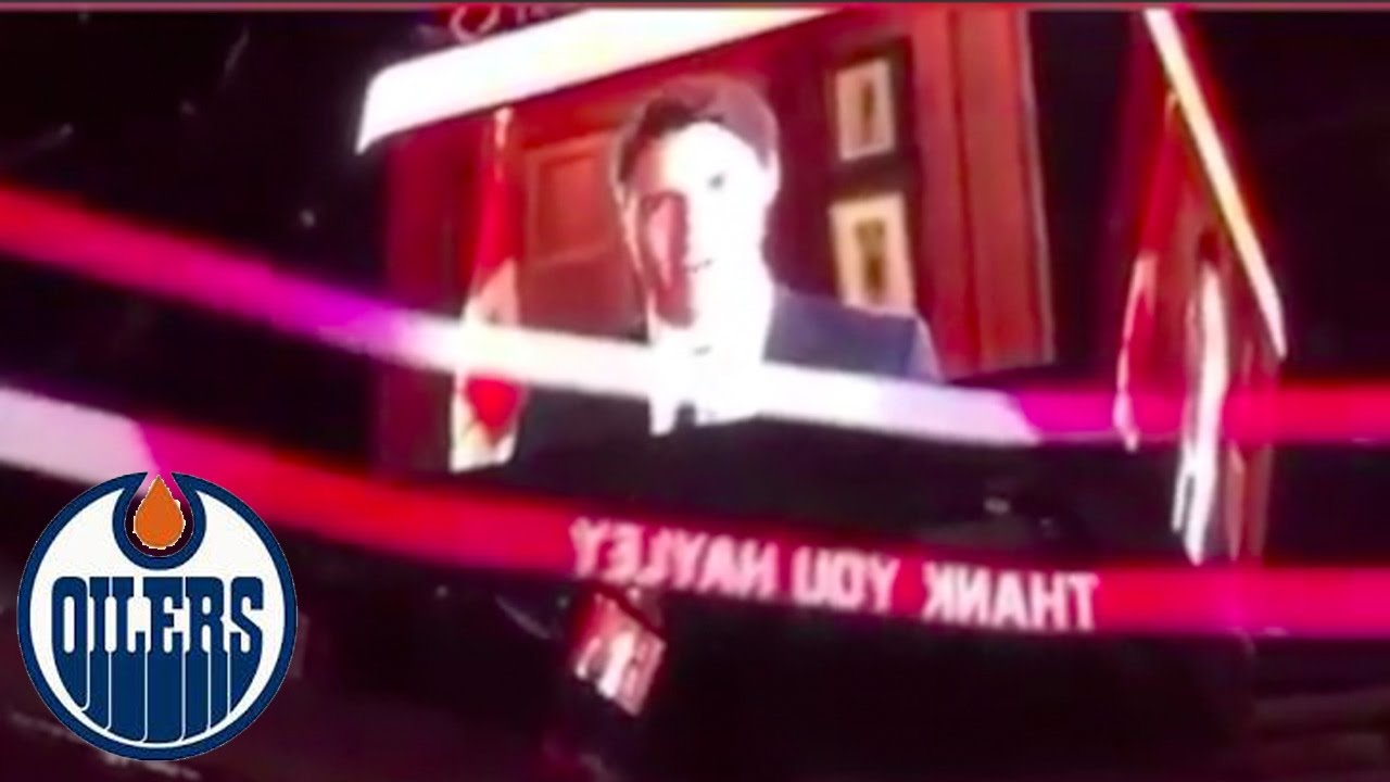 Oilers Fans Boo Justin Trudeau - YouTube