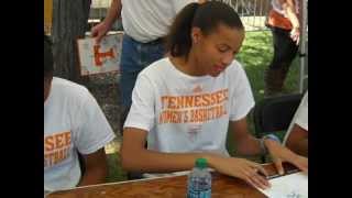 Lady Vol - Vol Village Autographs.wmv