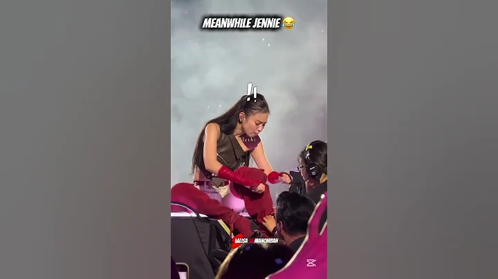 Jenni has a problem with her shoe 🩷😱#jennie #blackpink #concert #deadline #lisajennie #fyp
