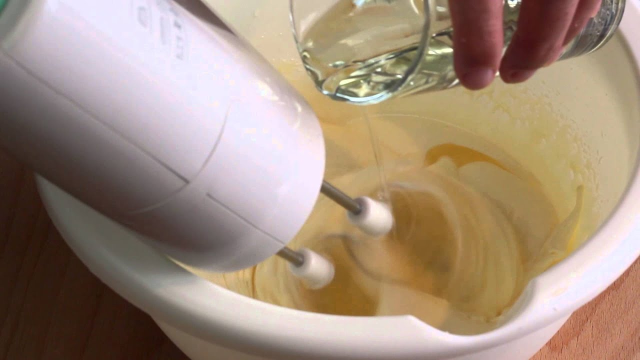 ZUCCHINIKUCHEN mit SCHOKOGUSS