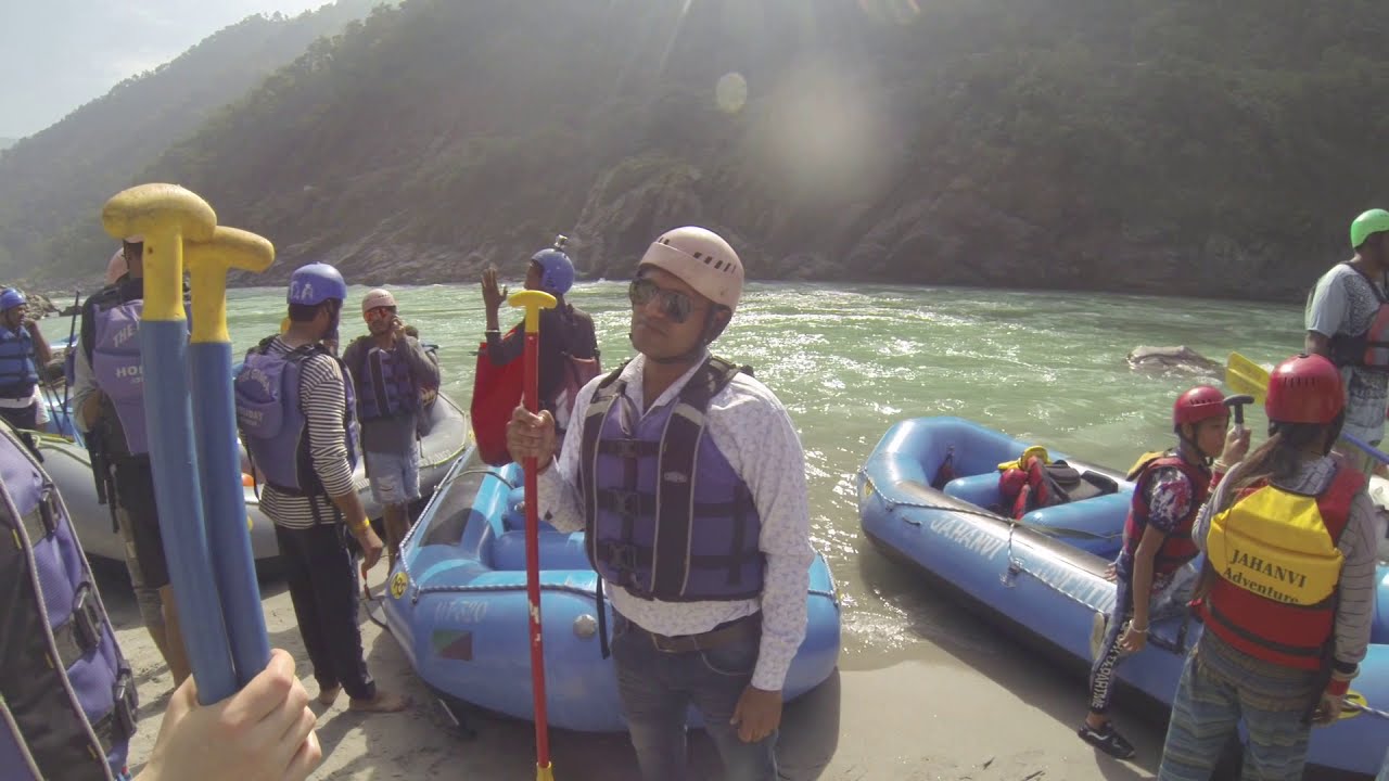 Рафтинг начало , у реки