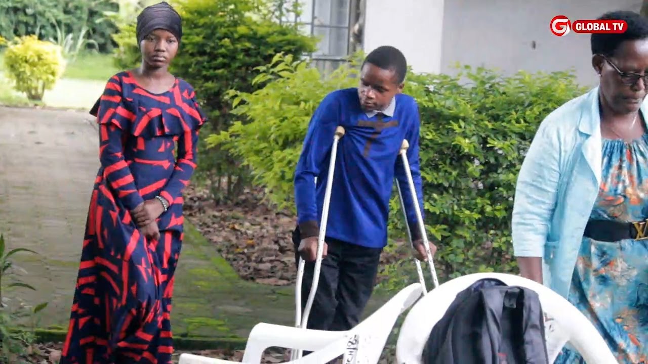 WATAALAM wa ARUSHA LUTHERAN MEDICAL CENTER WAWAFUATA WATOTO WENYE MAHITAJI MTAANI na KUWASAIDIA...