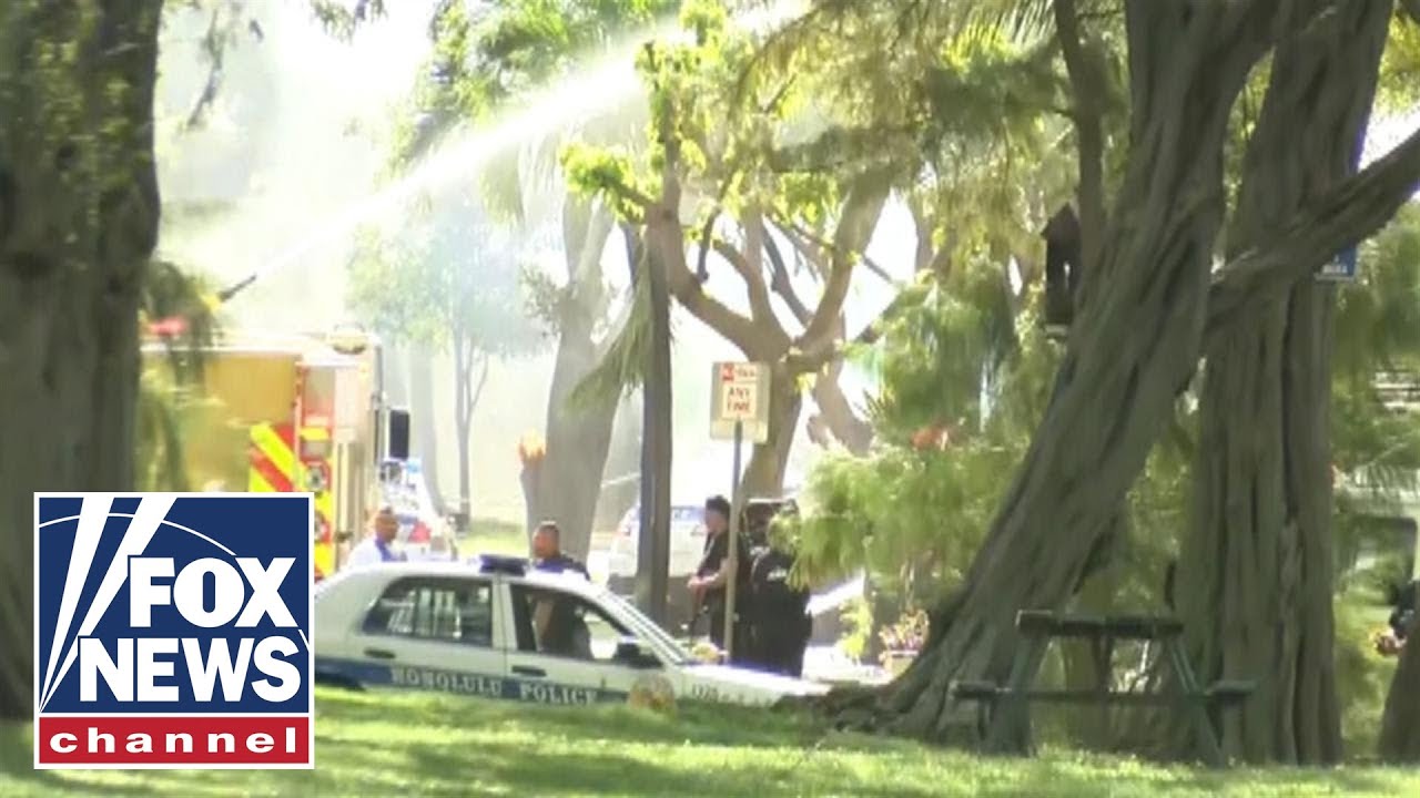 2 police officers reportedly shot in Honolulu - YouTube