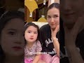 俄罗斯母女三人都需要礼物 太败家了 俄罗斯母女三人都需要礼物 太败家了