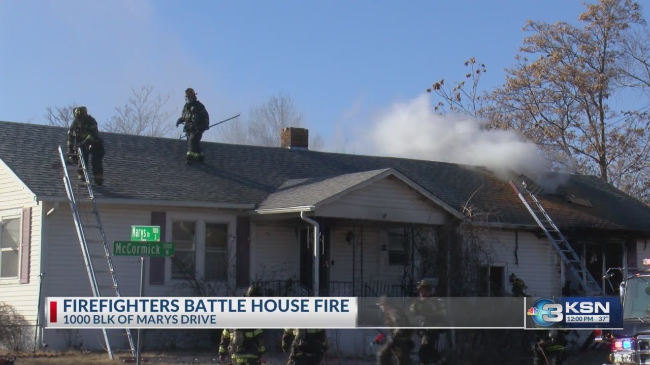 Crews battle fire at south Wichita home - YouTube