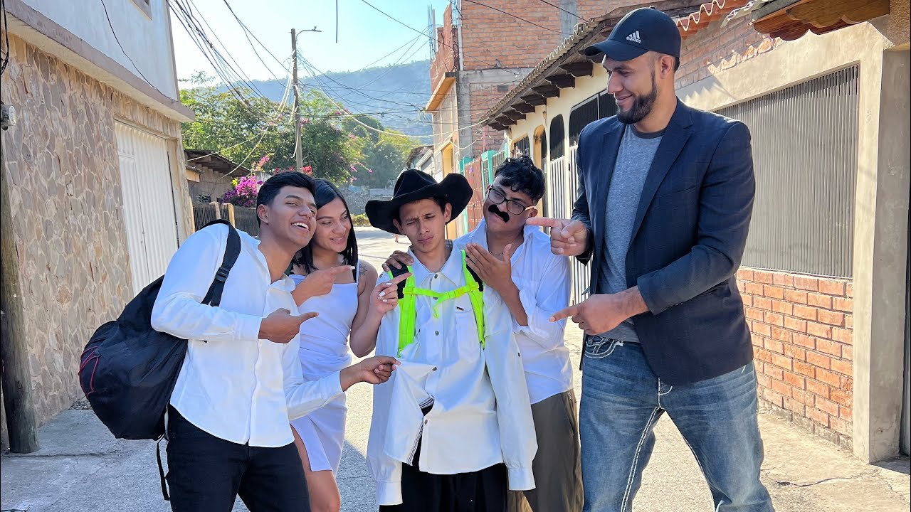 Cuando Tú Papà Te Compra El Uniforme Para Ir A Tu Primer Día De Clases😅😂🤣📚🎒❤️🇭🇳🙏🏻