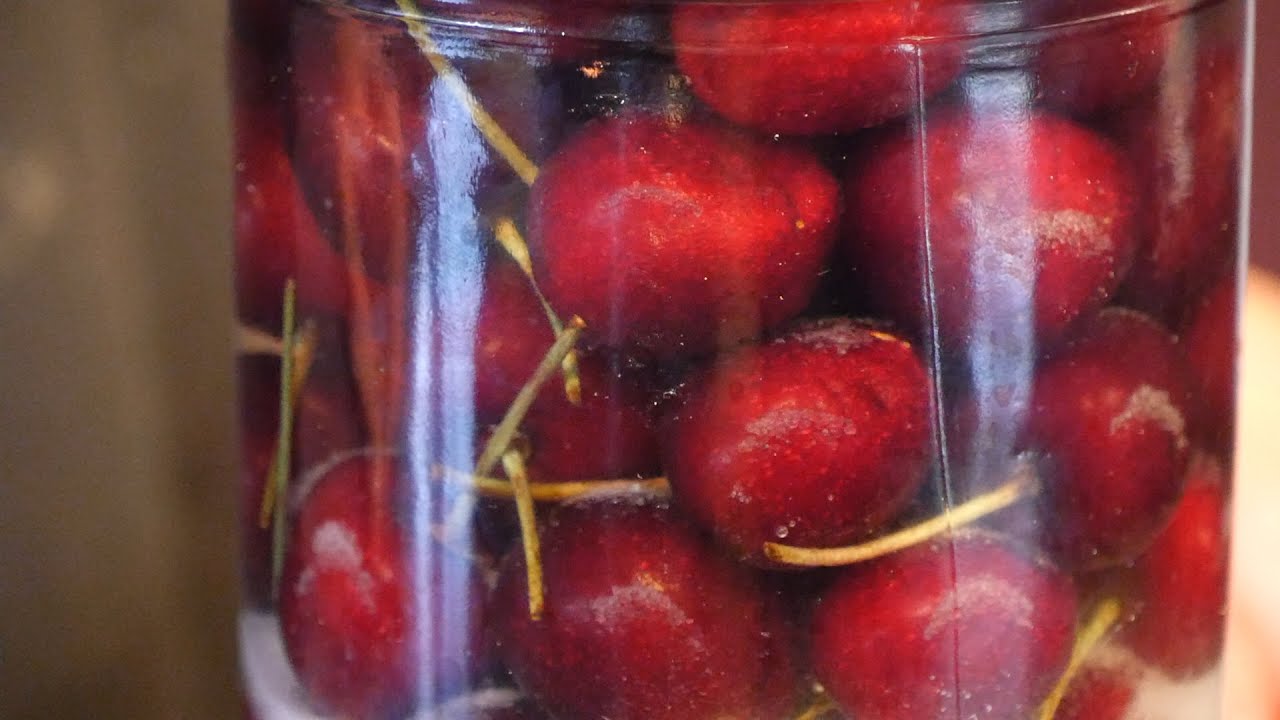 Les Cerises à l'eau de vie