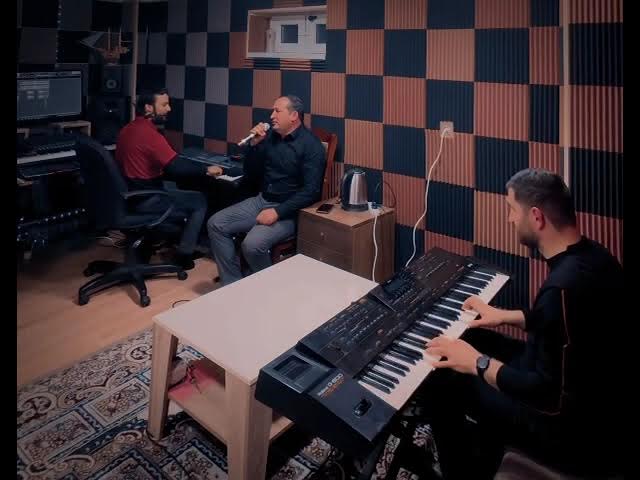 Eshak fotosuratlaridagi qora xorozlar