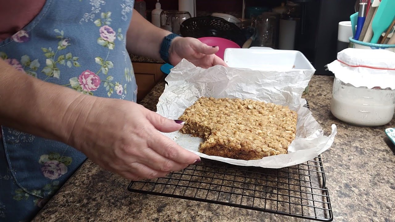 EXTREME Pantry Challenge Day 5 Peach Butter Crumble Bars Pinto
