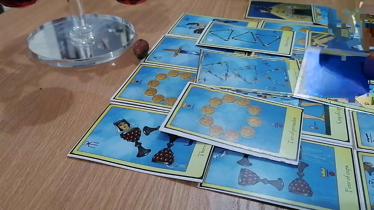 اختار كارت واعرف مين عملك سحر مواصفاته وليه عملك السحر وعايز منك ايه ومن فتره قد ايه عمل السحر😘😘😘😘