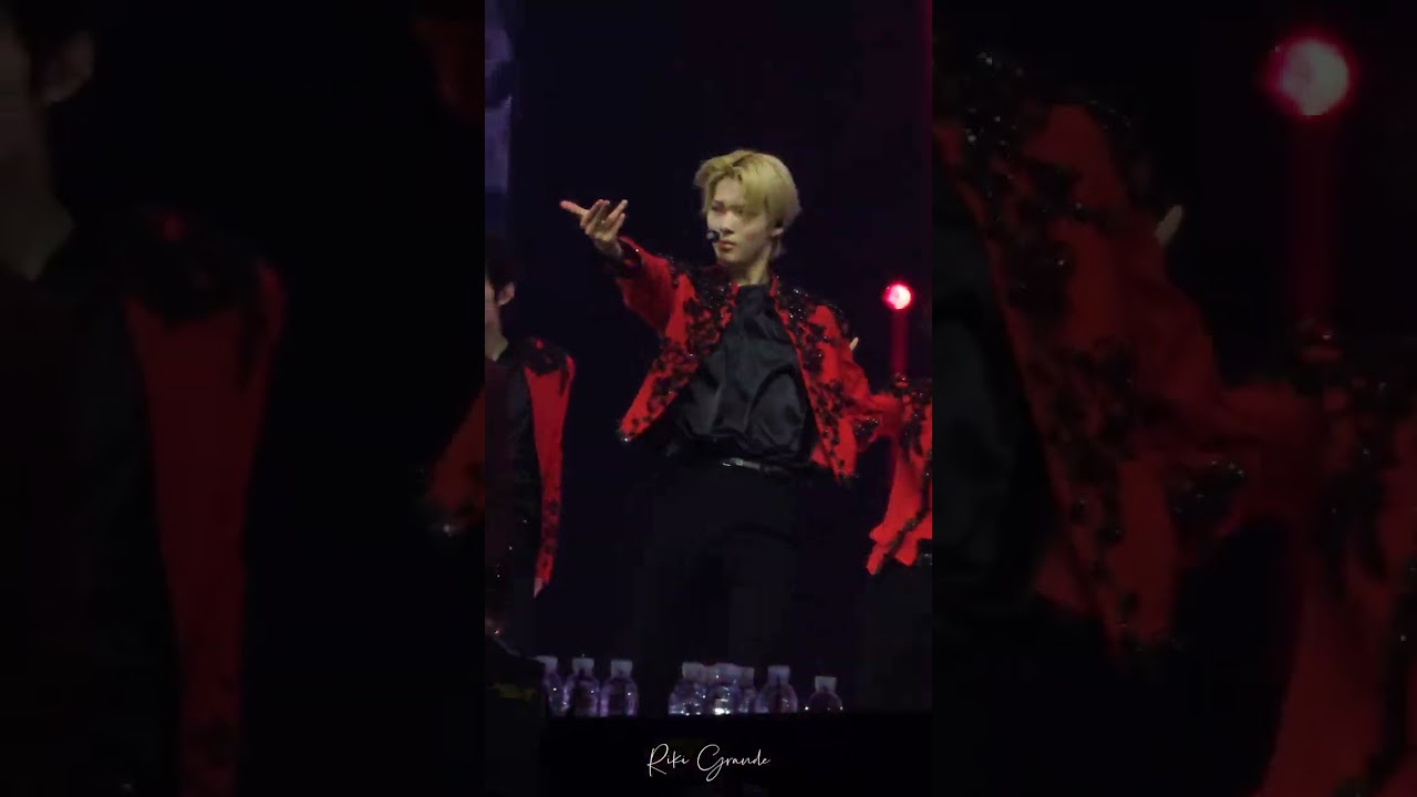 230611 Weverse Con Ni-Ki Fancam: Intro + Bite Me