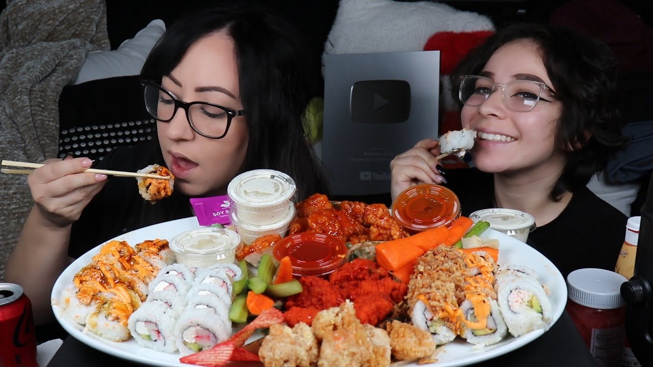 СУШИ И КРЫЛЫШКИ МУКБАНГ | КУЛИНАРНОЕ ШОУ